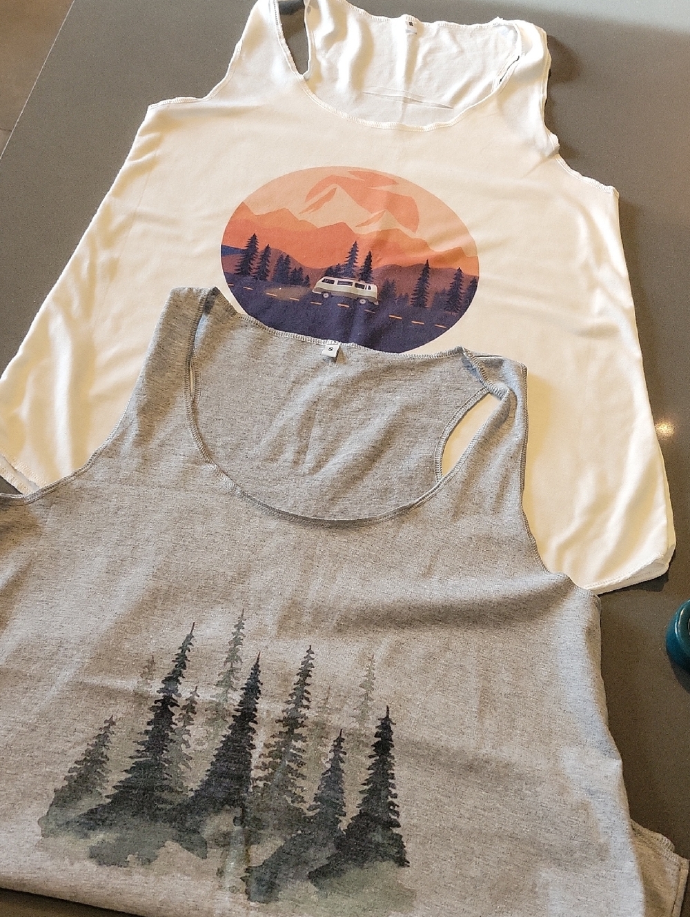 Set of 2 Graphic Tank Tops - Scenic Nature Prints